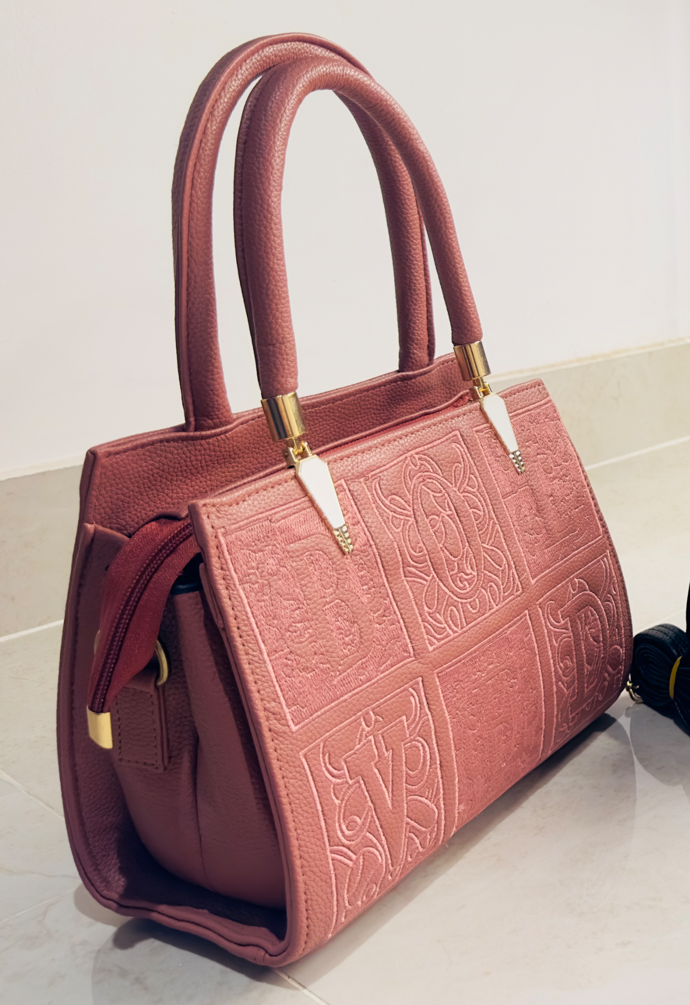 ✨ Elegant Pink Embossed Handbag – Premium Design ✨