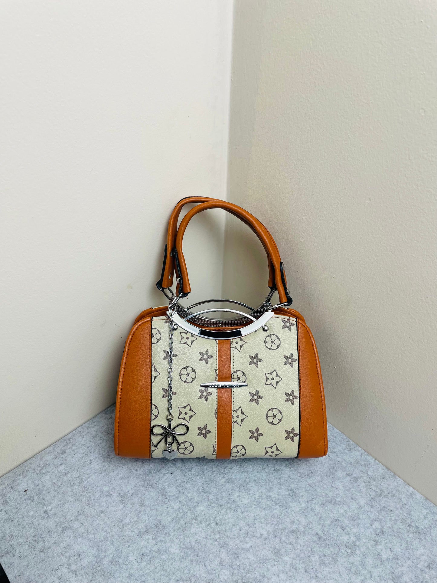 👜 Amber Grace Shoulder Bag- Brown editon