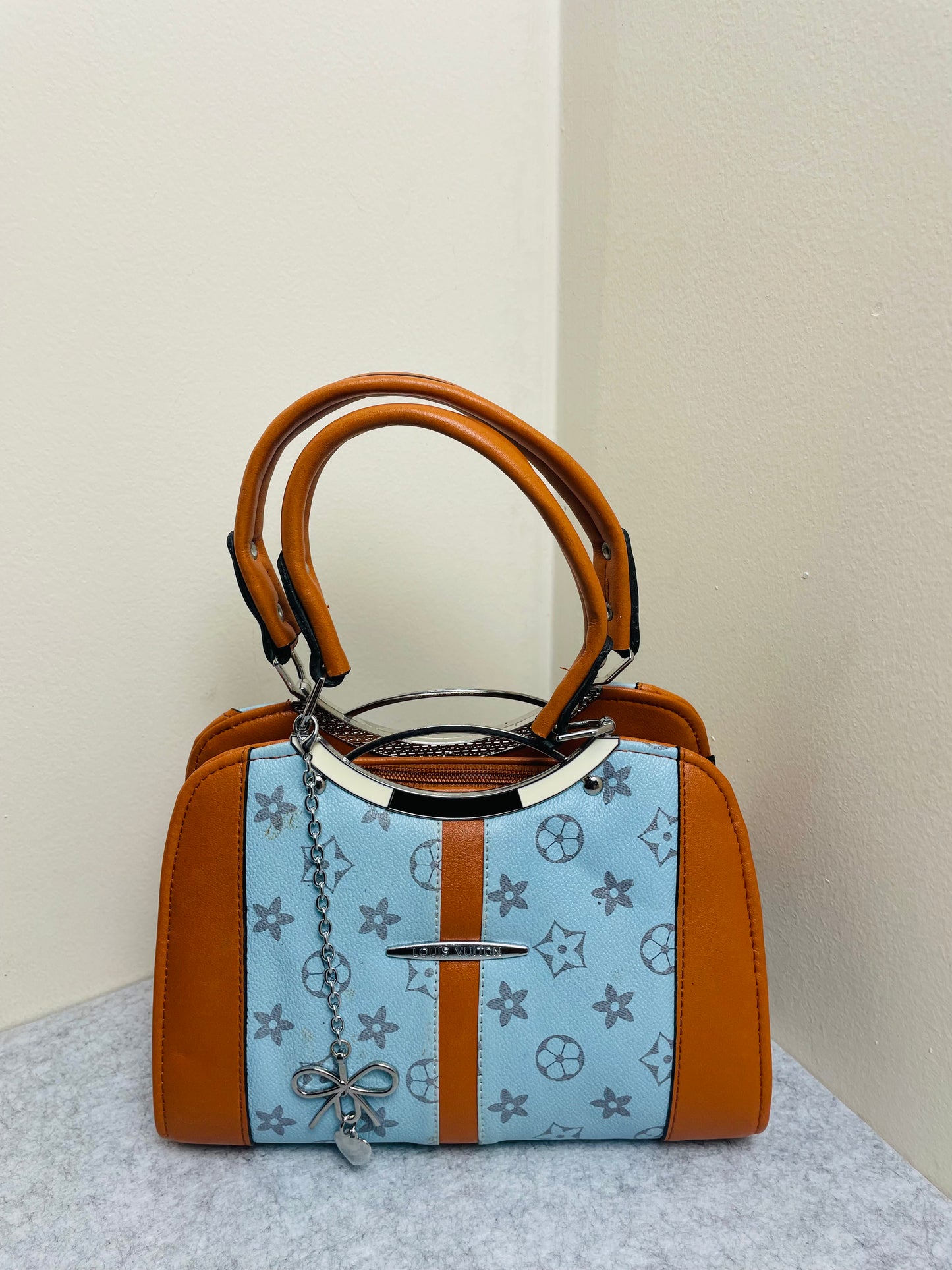 👜 Amber Grace Shoulder Bag – Sky Edition