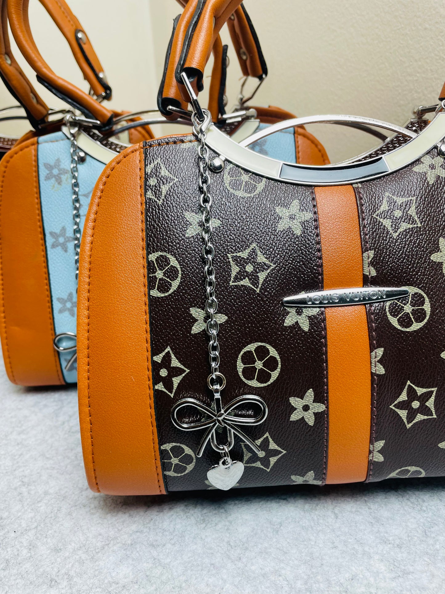 👜 Amber Grace Shoulder Bag – Noir Edition