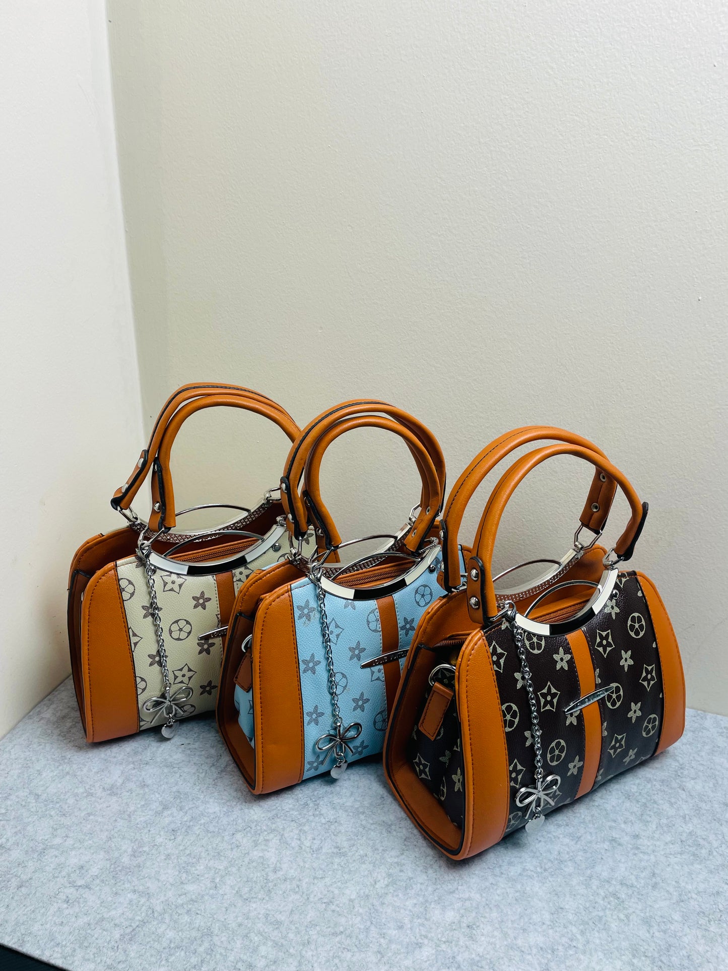 👜 Amber Grace Shoulder Bag – Noir Edition